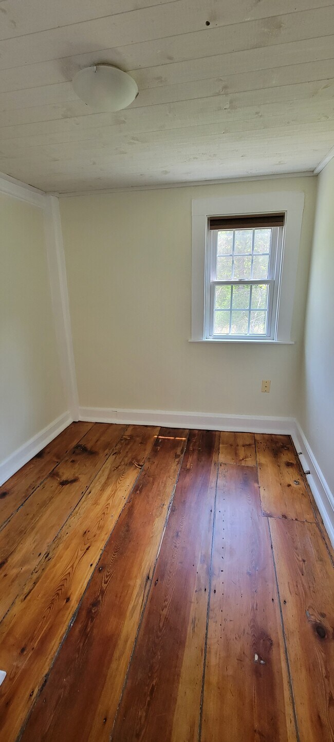 Building Photo - 45 Elm St