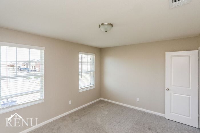 Building Photo - 6040 Mojave Dr