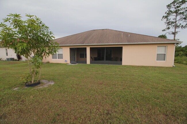 Building Photo - 2891 Felda Ave