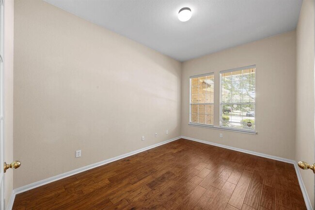 Building Photo - 3808 Noe Ln