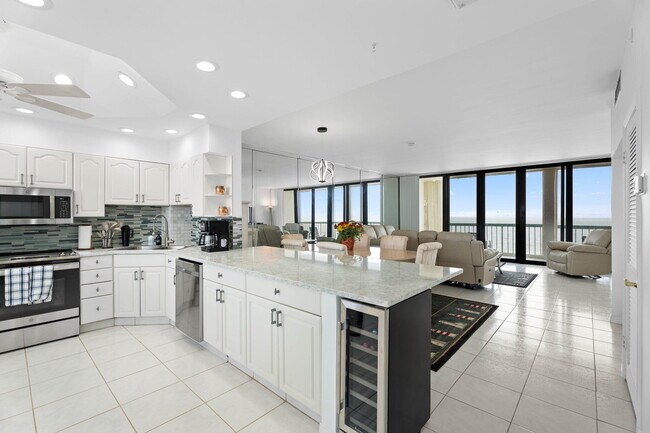 Building Photo - 9900 S Ocean Dr