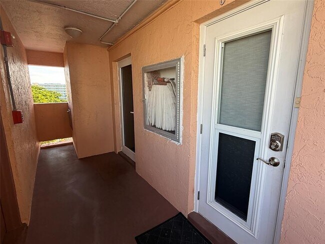 Building Photo - 3201 NE 14th Street Causeway