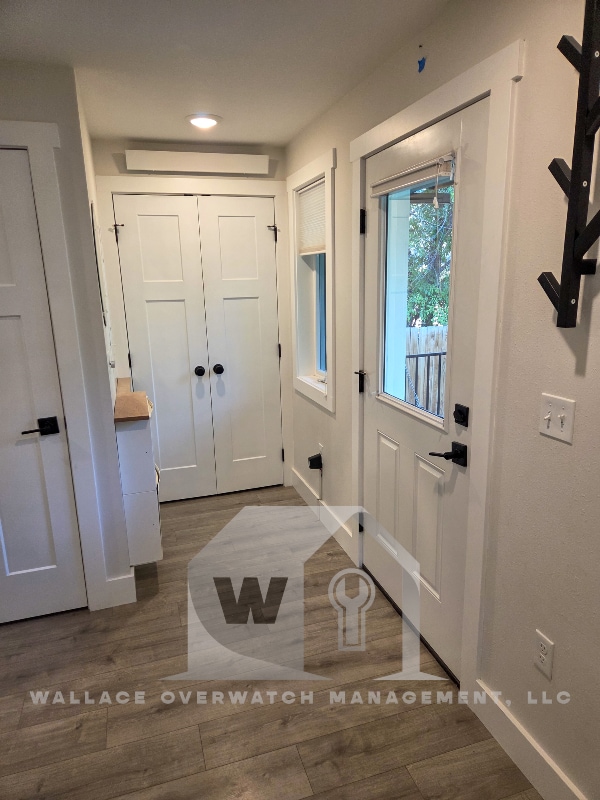 Building Photo - 108 3rd Ave E