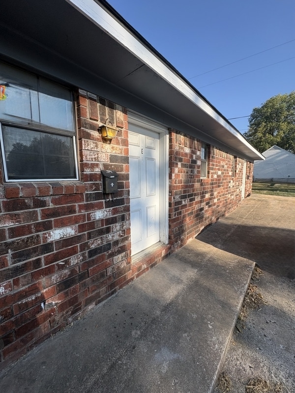 Building Photo - 1510 W South St