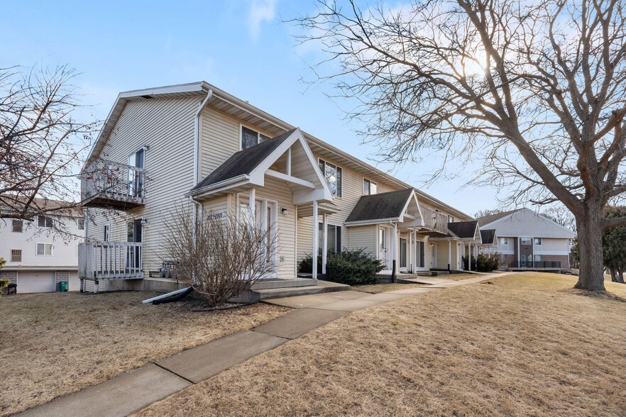 Primary Photo - Riverstone Townhomes