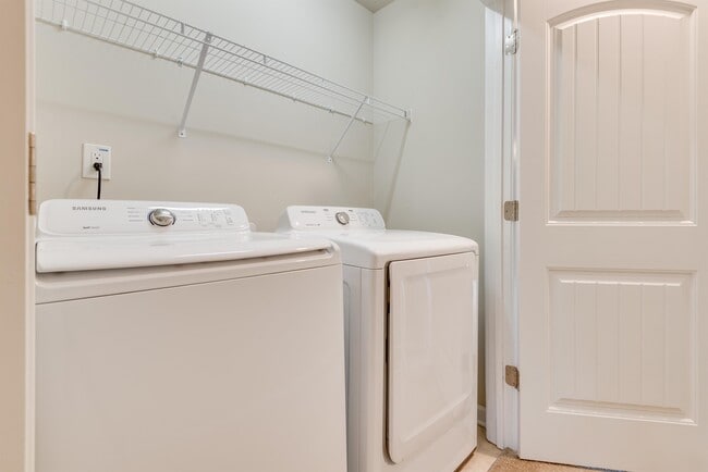 Building Photo - 426 Irving Way