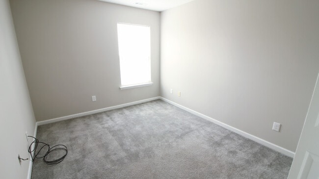 Building Photo - Great 3/2.5 East Durham Home with Fenced in Yard!