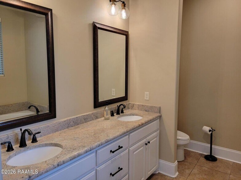 Building Photo - 405 Summerland Key Ln