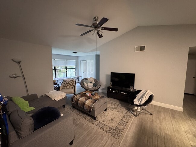 Building Photo - 2986 S University Dr