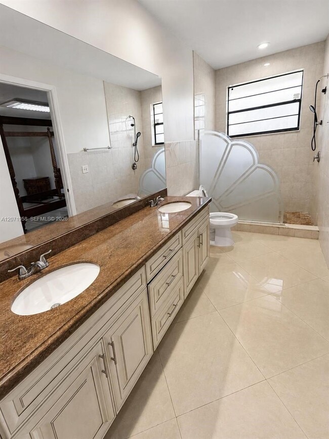 Building Photo - 8142 Silver Palm Ct