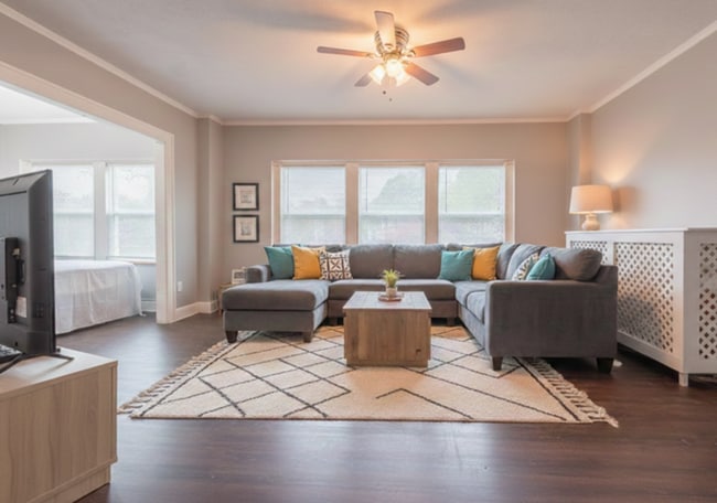 Building Photo - The Acacia