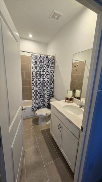 Building Photo - 33259 Country House Dr