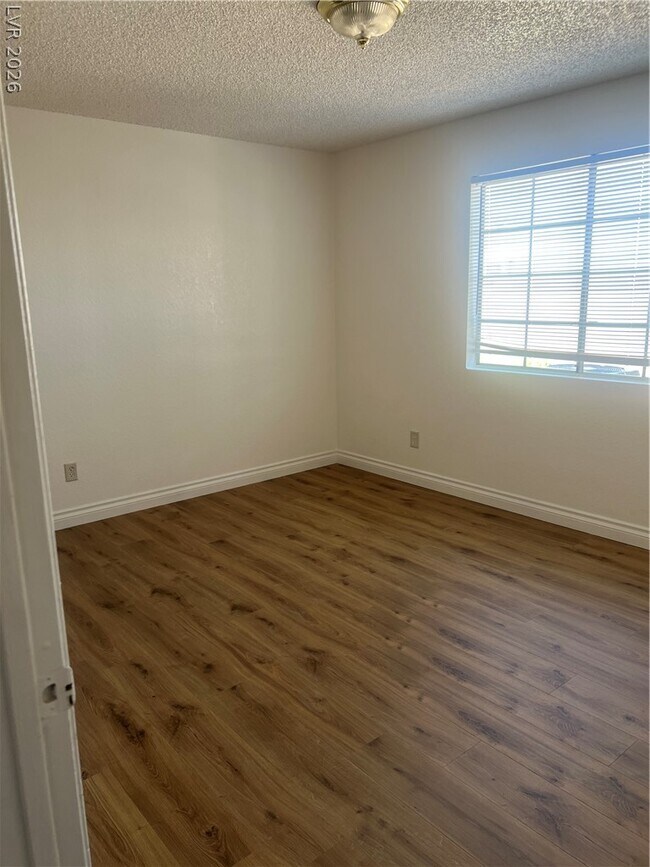 Building Photo - 230 Mission Catalina Ln