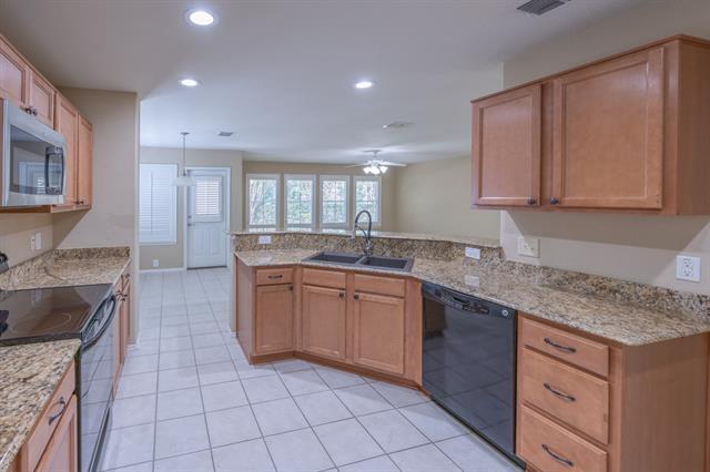 Building Photo - 15905 Avenel Way