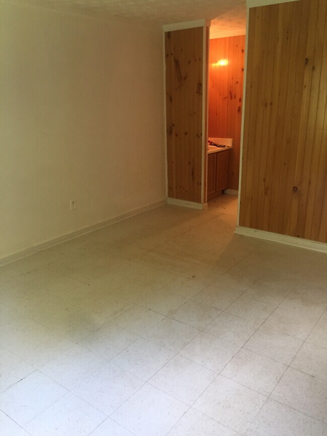 Building Photo - 230 Wood Ave