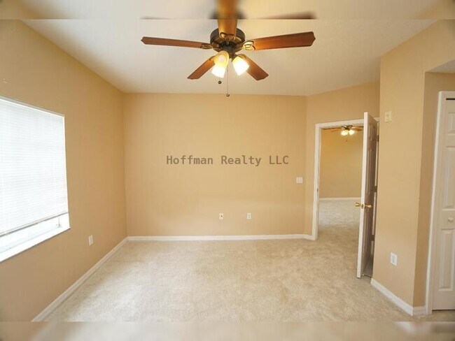 Building Photo - 3/2 Condo in Villages of Bloomingdale