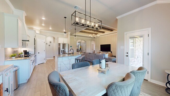 Building Photo - SOLAR PANEL 4 BEDROOM HOME  IN HERITAGE OAKS!