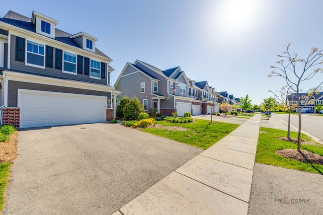 Building Photo - 573 Watercress Dr