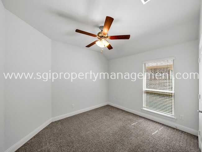 Building Photo - 10928 Brownwood Pl