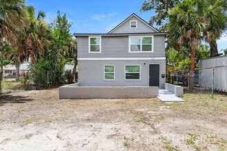 Building Photo - 5BR/2BA | Newly Renovated Single Family Home | Area for office | In Saint Petersburg!