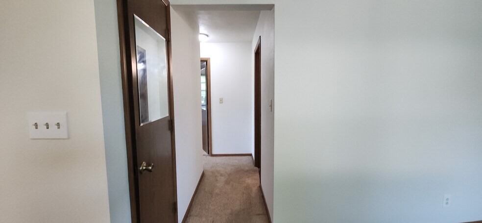 Building Photo - 926 17th St S