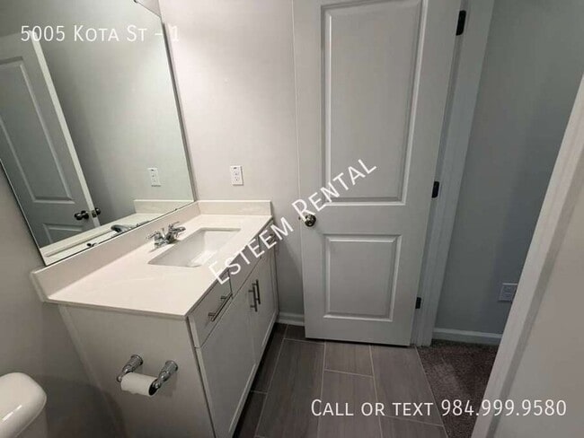 Building Photo - 5005 Kota St