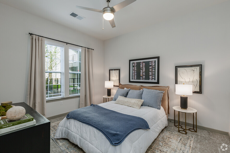 2 BR, 2 BA - 1,077SF - Guest Bedroom - Livano Norfolk