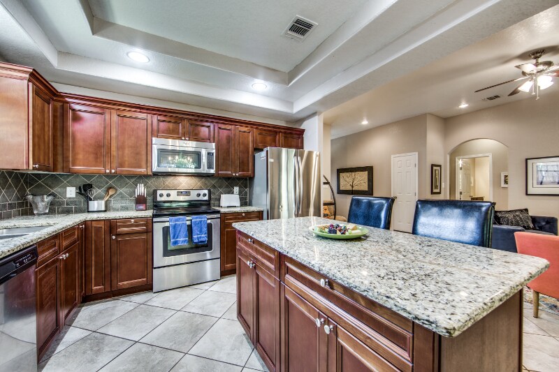 Building Photo - 9035 Wellesley Manor Dr