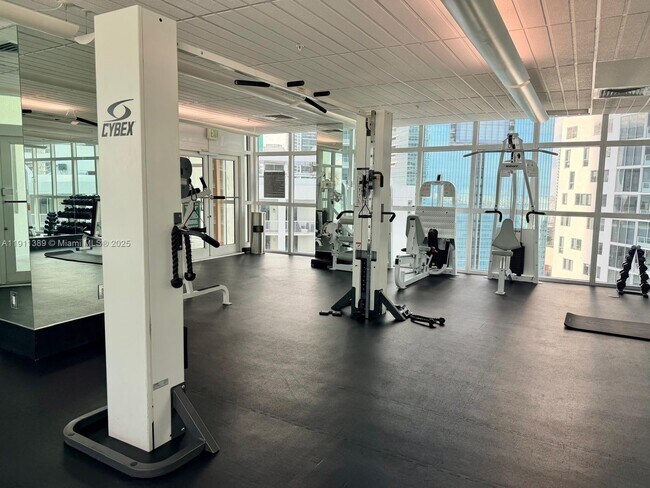 Building Photo - 218 SE 14th St