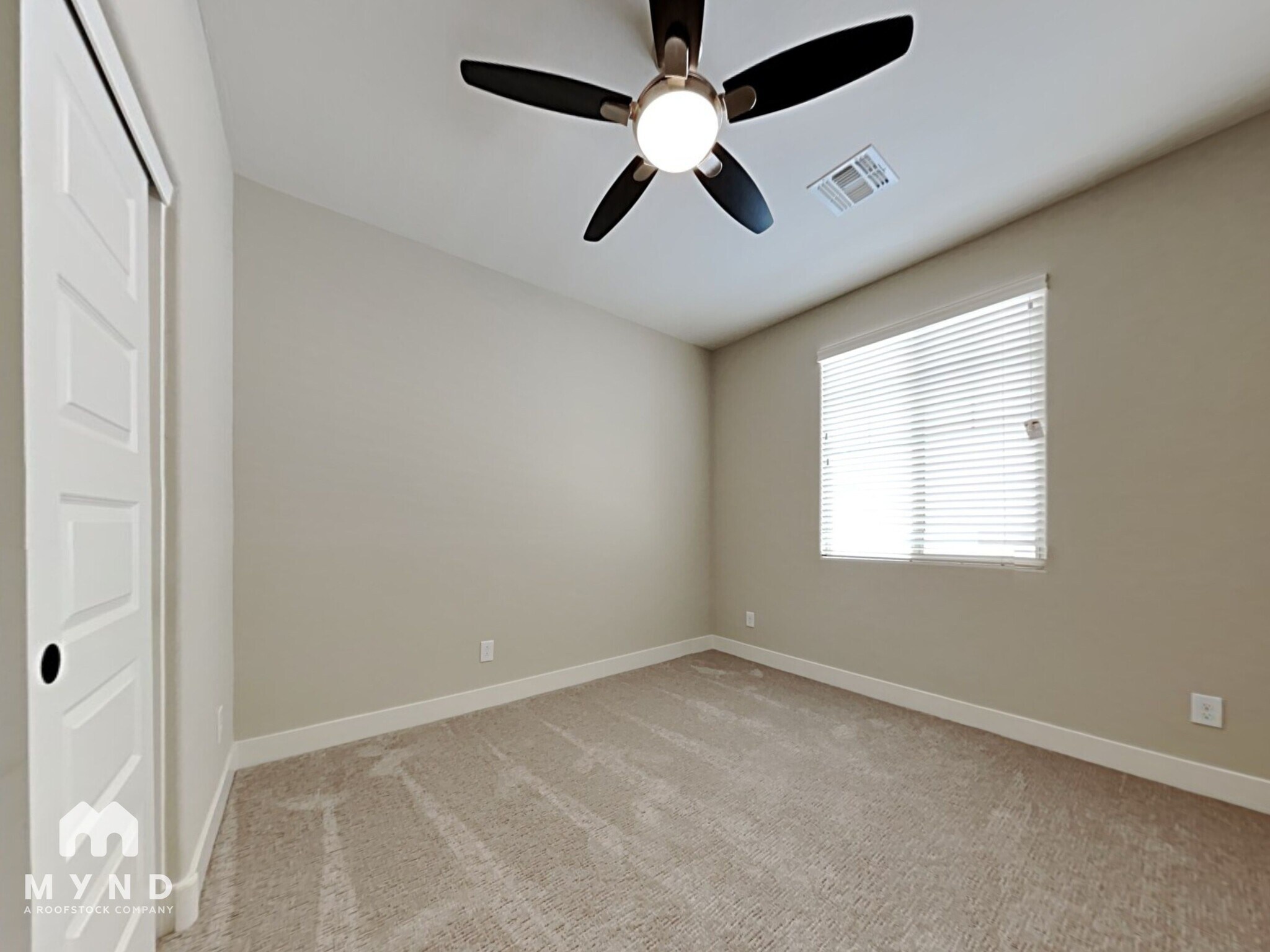 Building Photo - 2639 N Walker Way