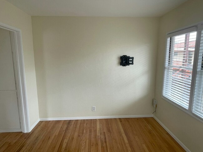 Building Photo - 767 N 2nd St