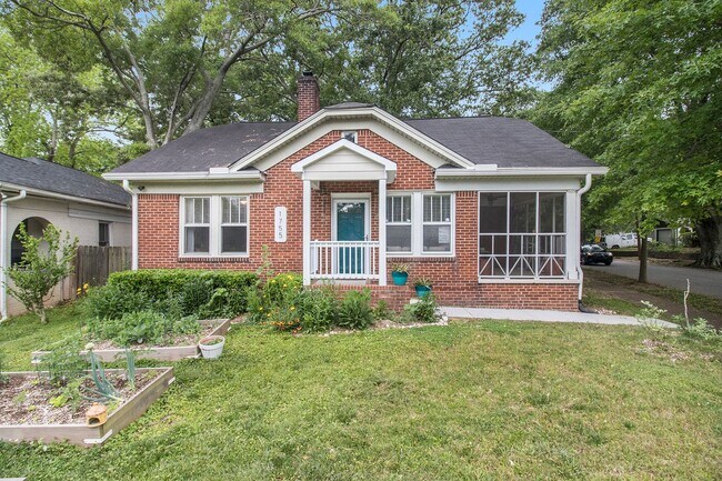 Primary Photo - 3 Bedroom 2 Bath Brick Bungalow