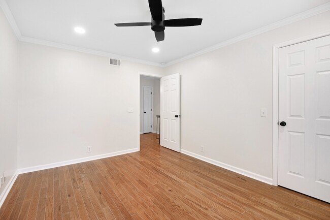 Building Photo - 2116 Hobbs Rd
