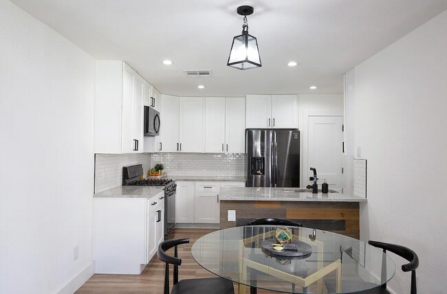 Building Photo - 12340 Little Emily Way