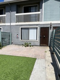 Building Photo - Ocean Beach remodeled 3 bedroom 2.5 bath T...