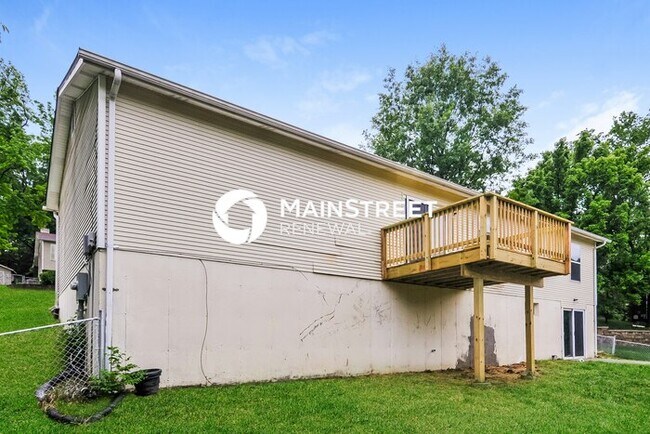 Building Photo - 3 Bedroom Pet-Friendly Home in Fenton, MO with Main Street Renewal