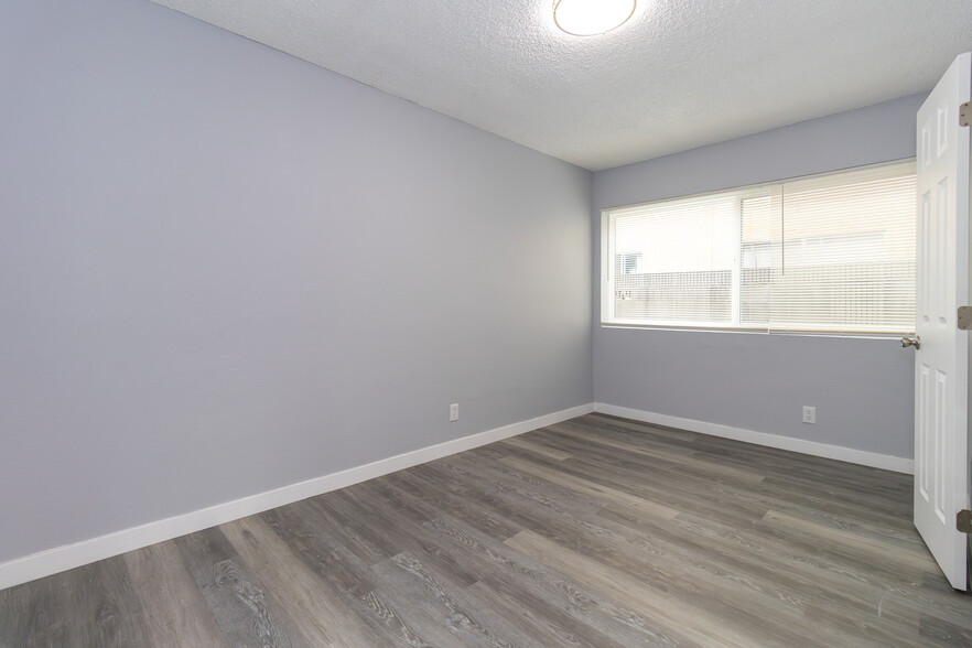 Building Photo - Kalnor Apartments