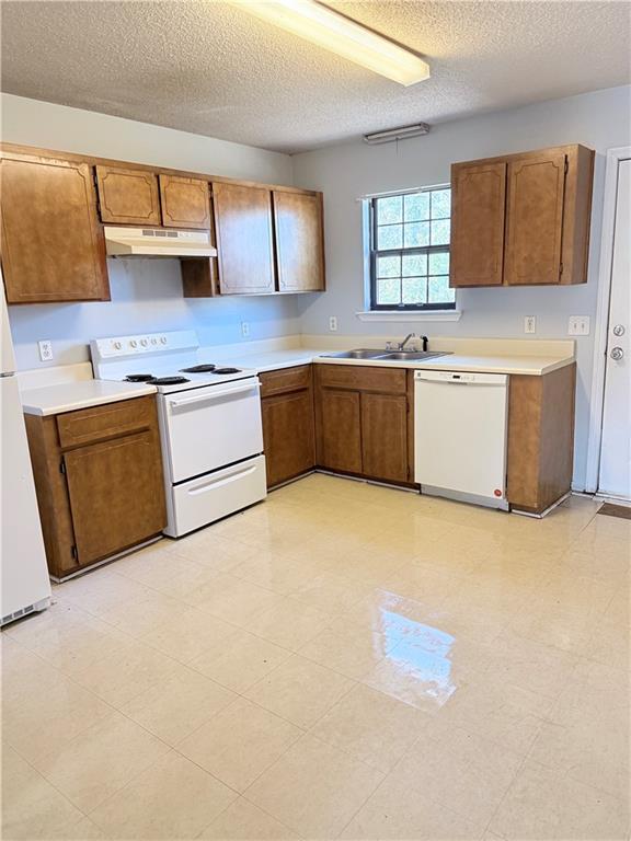 Building Photo - 890 E Cherry St