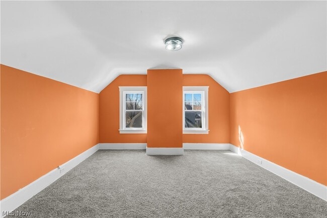 Building Photo - 14605 S Woodland Rd