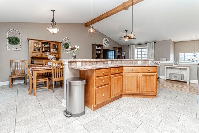 Building Photo - Spacious Single Family Home