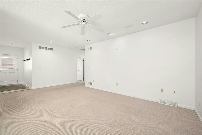 Building Photo - 10505 Keyser Point Rd