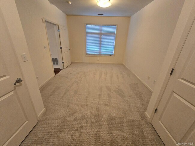 Building Photo - 410 Westchester Ave