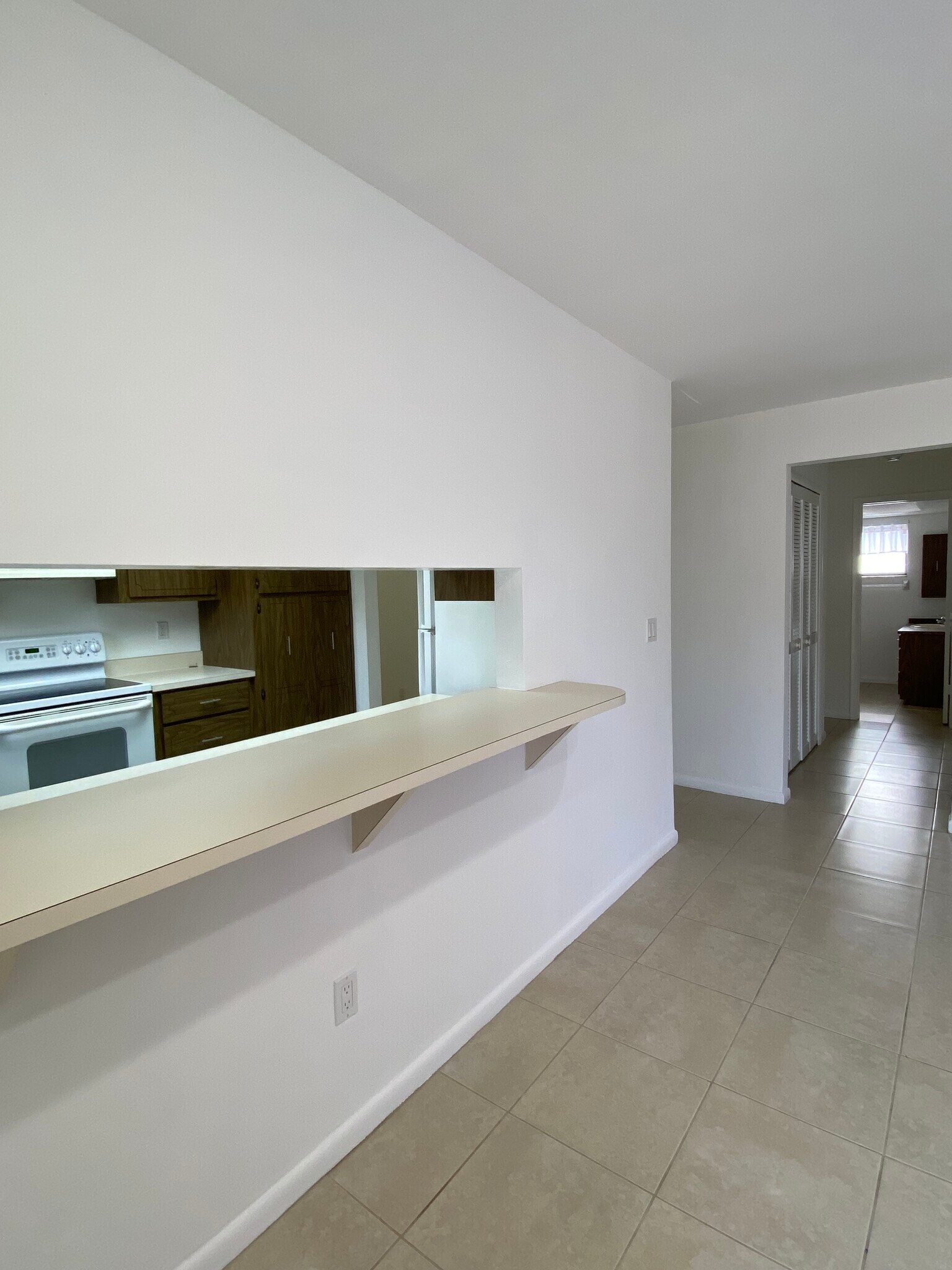 Building Photo - 513 SE 24th Ave