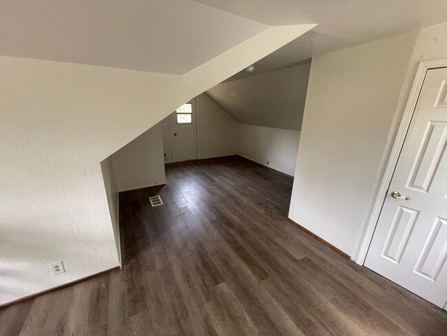 Building Photo - 6353 Forest Ln