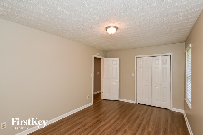 Building Photo - 176 Shadow Wood Dr