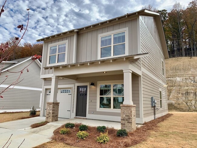 Building Photo - 3 bedroom home with garage and fenced backyard!