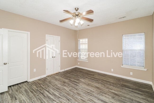 Building Photo - 10178 Sorrento Pl