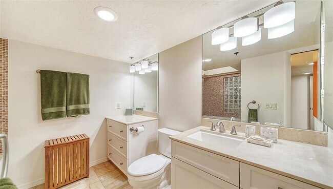 Building Photo - 988 Blvd of the Arts