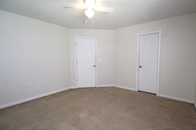 Building Photo - 2-Bed, 2-Bath Brick Duplex Near NAS Whitin...
