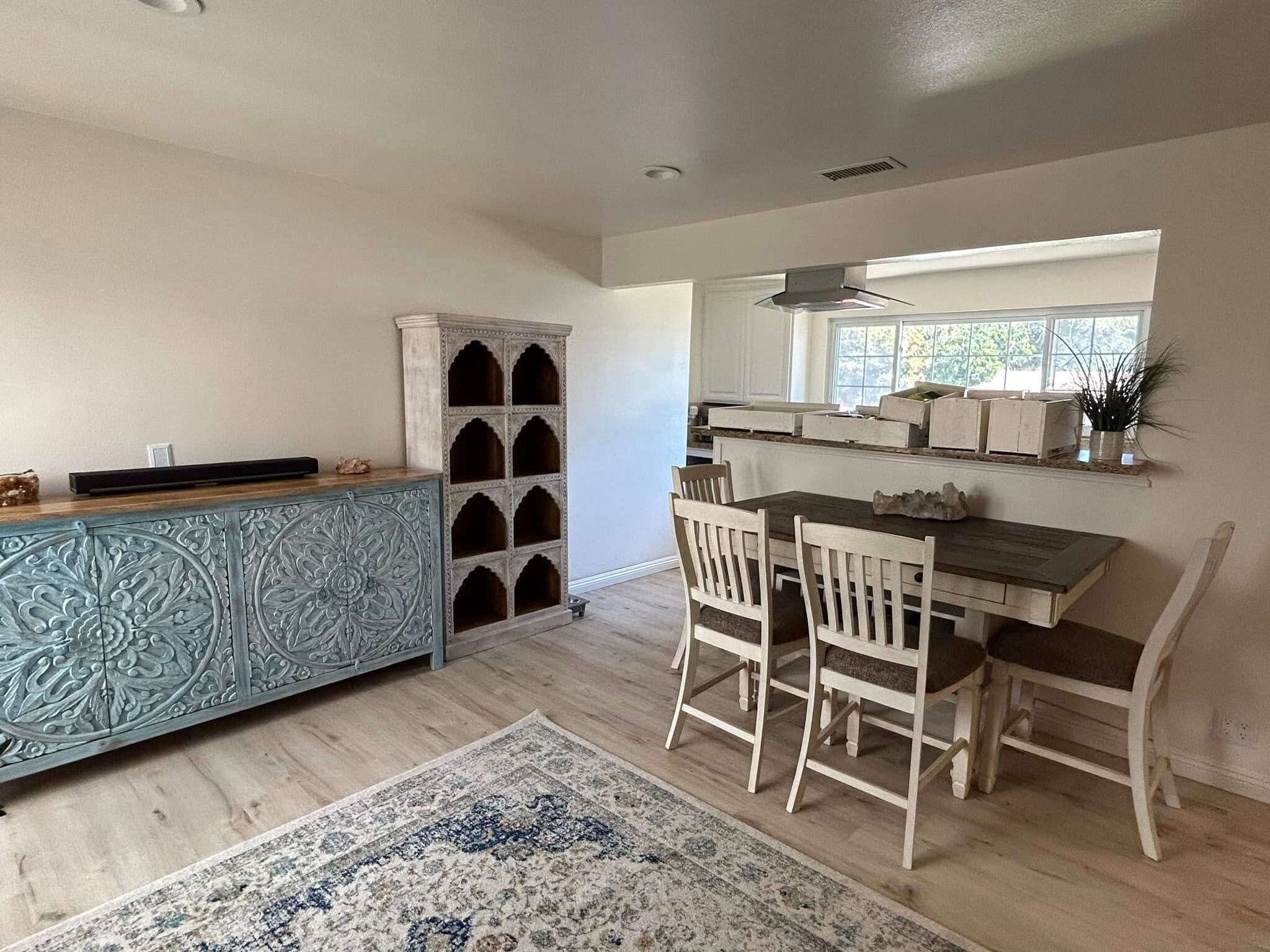 Building Photo - 1121 Calle Tulipan